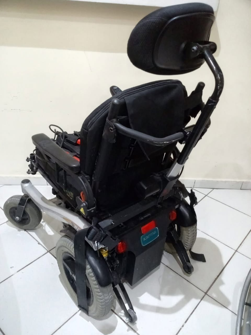 كرسي كهربائي مستورد من الخارج للتواصل 0607389129


**إذا كنت صاحب هذا الإعلان وتريد حذفه لأي سبب، رجاءا أرسل رسالة إلى الدعم الفني**