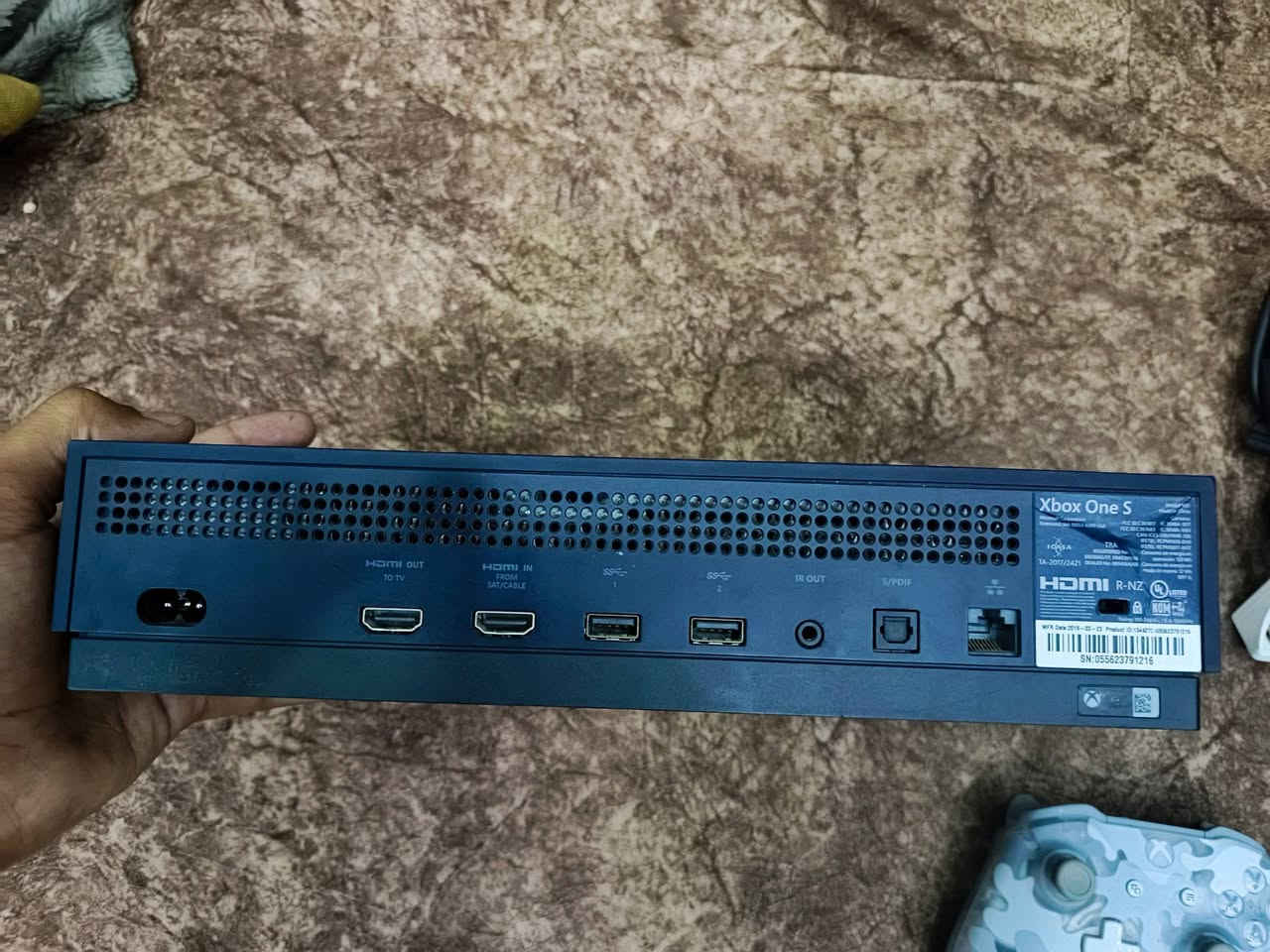 سلام عليكم اكس بوكس وان اس موشم ابنفسجي واحد تيره لوك ستيكر كدام عينكم يديات 2 كيبل HD كيبل تشغيل مع شاحن بطاريات او حساب بيهه العاب GTA V و ريدد ردمشن 2 واقرص كول اف يوتي مودرن ويرفير الجهاز اريده 200 بيه مجال حك جيه مكاني مدينه صدر شارع الجوادر رقمي استفسار ***********
