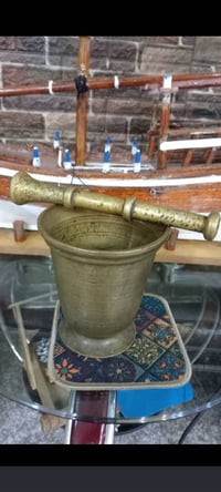 هاون نحاس • شغل يدوي • فيه مجال