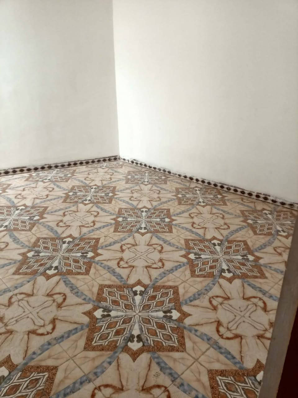 السلام عليكم 
بيت 200 متر في الديوانية حي الزهراء خلف المعهد الفني قرب مدرسة الدر المنثور مطلوب 80 مليون ويداور بسمك مباشرتا بيت حديث وفارغ 
والامكانيته قليله عندي عروض بمقدمه مناسبه 

***********
