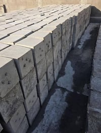 صبات كونكريتيه لهيكل الطاقه الشمسيه بوزن 45 كم السعر 7.500 فقط 60 كم ا...