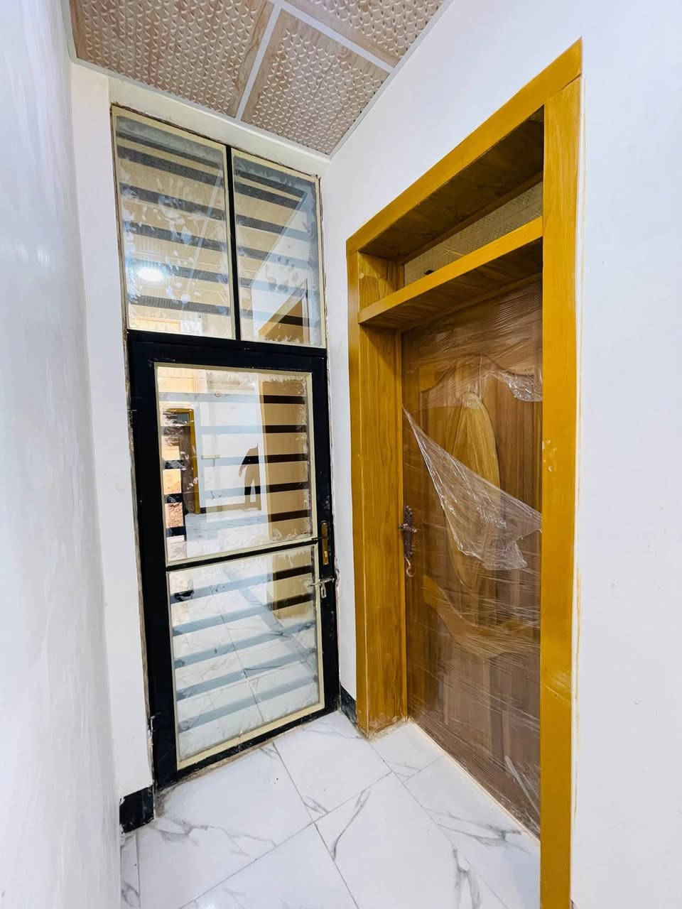 يعلن مكتب  اليرموك  للعقار ⚜️ الدار المســــاحة90متر مربعه
. طابو   زراعي وقرار محكمة 🪐
⚜️ العنــــوان ⚜️  النجف //  
         🔆  الــتـــفـــــاصـيــــل  
الـبـنـاء  درجة اوله البيت مامسكون 
(( طـــابق الاول)) يحــتوي علا غرف، 1 وصاله + ومطبخ مفصول+ وستقبال  وصحيات داخل وخارج. 

🔱الــســعـــر  //30مليون. 🥰

             ملاحظة (((توجد كافت المساحات والقطع  )
⚜️        
((للاستفســار مراجعـة المكتب  #_للعقــار_والمقــاولات
العنــوان مكتب اليرموك  العقار مقابل قرية: الغدير اعمـود 282 #مكتب_اليرموك  العقار_

*********** او الاتصال على الارقام.🟡🟡📞📞📞♾
   🔆📞تطبيق وتساب موجود
او مرسله  😊
