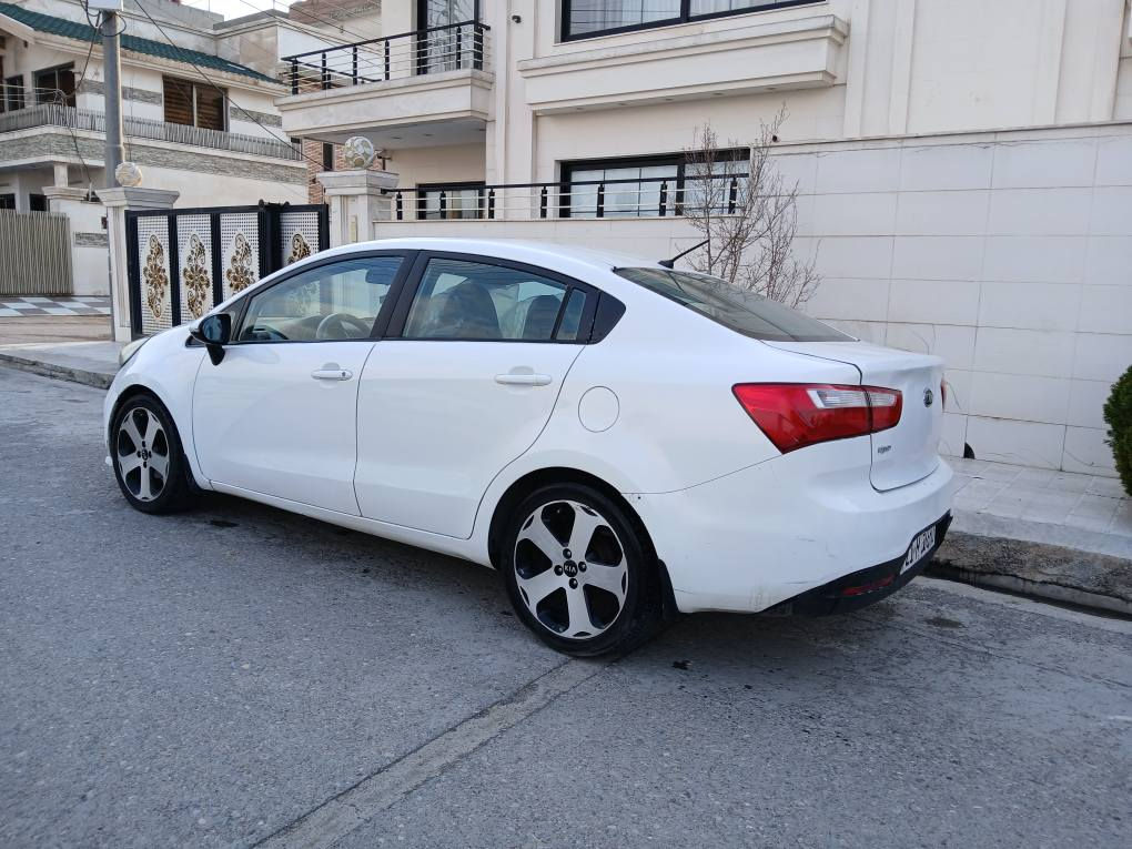 کیا ڕیو 2013  اربعة قطع بی صبغ بدون داخل بجم كبس  مع شویه تعدیل البارد رقم والسنویة جدید سعرها 77ورقة ..اربیل ***********
کیا ڕیۆ 2013 چوار پارچە بۆیاخ ناوی نەگرتووە پێشی هیچی نیە ڕەقەم و سەنەوی نوێیە نرخی77وەرەقە  .. هەولێر *********** أربيل, العراق
