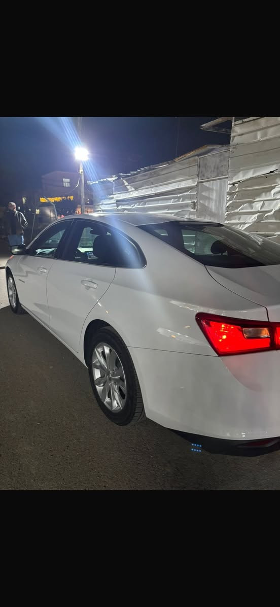 السلام عليكم
ماليبو 2024
وارد امريكي ابيض 
رقم سليمانيه بسمي 
الحادث بابين جهت اليمنه وحده تبديل اصلي وحده صبغ 
بدون دواخل لا شاصي ولا لغود 
مواصفات LT 
بصمه تشغيل 
تشغيل عن بعد 
دخول ذكي 
بانوراما 
تدفئه كشنات 
كشن كهرباء 
سايد برك بصمه 
اتو هولد 
توقف ذكي (براك)
داداشو 
تحديد مسار 
رادارات 360 درجه 
حساسات 360 درجه 
كامره دواره 
شاشه كار بلي 
ماشيه 28 الف كيلو متر 
العنوان السيديه 
السعر 155 بيها مجال 
الرقم ***********
