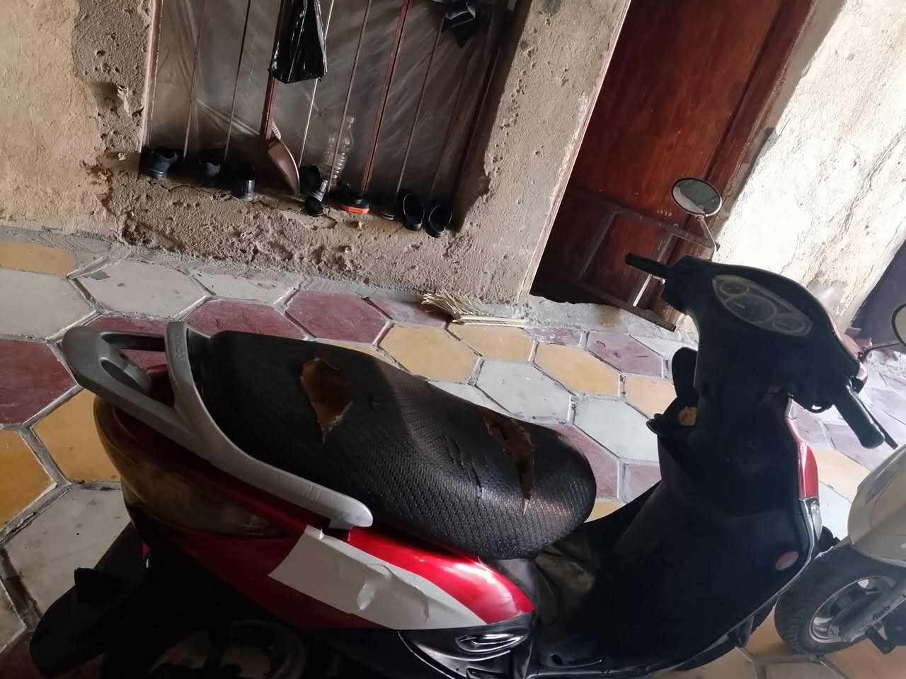 سلام عليكم دراجه جي فور للبيع دراجه جديد جاهزه مكينه حلوه بل مشي سعر دراجه 350وبيها مجال للشراي عنواني ناصريه *********** بي واتساب
