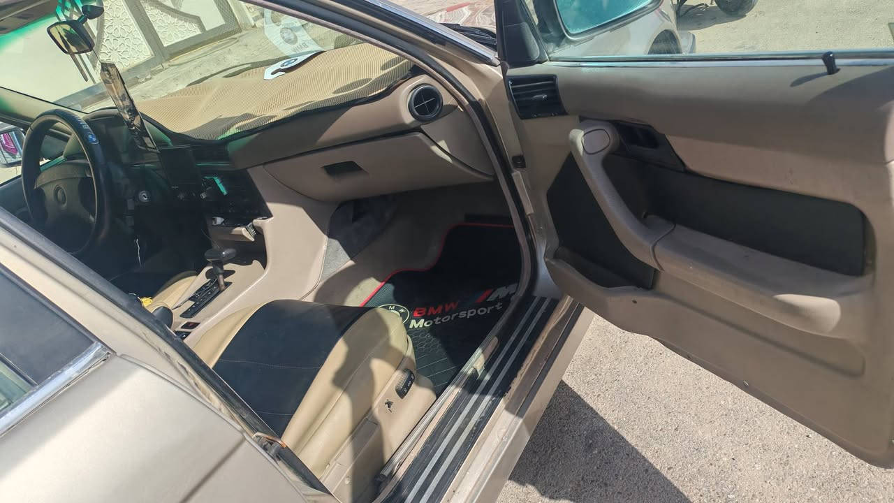 سلام عليكم ورحمة الله بي ام دبليو موديل ١٩٩١  ٥٢٥ مسكر فول فتحة طكتين تبريد+تدفئة قطعتين مكينة وكير كبس تخم تاير ويل نحلة أصلي لايت زنون أصلي أصفر سعرة ورقة تغليف غرفة جلد اصلي سعرة ٦٠٠ ألف بطاين و كشنات و عليها ادامة كاملة عبوة فيت بم وطوافة سعرها ورقة شاشة عرض بالدشبول للون ذهبي مميز السيارة مكفولة من الدعامية للدعامية بدون ضربة وخياس مصبوغة صبغ جديد حراري درجة اولى للجمالية فقط رقم بغداد دولي لغاية ٢٠٣٠ بأسمي موجودة بالكوت وهذا رقمي واتساب *********** سعرها ٧٣ بيها مجال قليل
