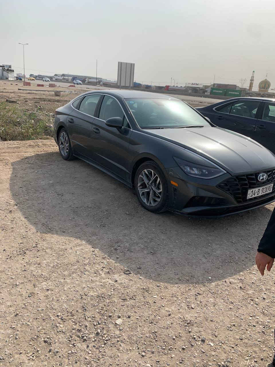 للبيع سوناتا 2023 •  • لون رصاصي غامق 

سيارة نظيفة ومتعوب عليها،وضربته صندوق فقط  يعني تمشي وتدعيلي.
السيارة ما تحتاج ولا دينار، ماشية 56 الف كيلو  ومستخدمة استخدام راقي.

المواصفات:
 • مكينة 2500 GDI اقتصادية وقوية
 • ويل سبورت
 • نقطة عمياء
 • تحديد مسار
 • سايد بريك كهربائي
 • ستيرن كهربائي
 • مواصفات كاملة ما عدا الفتحة
 • رقم بصرة حره تحويل ثاني يوم 
 

السيارة كلش نظيفة ومحد راح يباوع عليها ويتركها، صراحة جاهزة للشراء بدون تفكير.

العنوان: البصرة الجزيرة
للتواصل: ***********
السعر 190 وبيها مجال حك الجية البصرة, العراق
