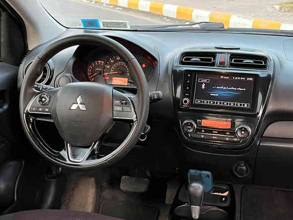 ميتسوبيشي ميراج 2023 Black edition 
محرك 3 سلندر 1200 
حره باسمي بدون الضرر طخه بلباب خفيفه 
ماشيه  47
 ***********  مهندس حيدر
