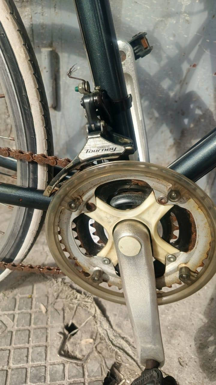 شيفاكس صناعة فرنسية حجم 28 سستم شيمانو تورني  7x3  كيورة سحب دفع دبل أمامي شغال تخم تايرات خط ابيض دراجة وضع حاوية كاملة من اي نقص السعر ١٤٠ مكاني بغداد مدينة الصدر  ويتوفر توصيل***********
