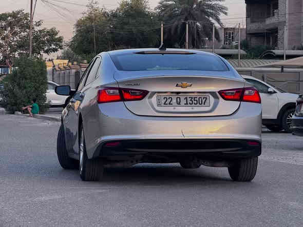 شوفر ليت ماليبو 2022 لون سلفر
السعر ١٢٢ رقم اربيل تحويل او وكاله 
السيارة ضرر جاملغ  و بالبنيد / راديترات وتبريد ومروحه بلاديات كلهن . حادث بالمنشور
نص مواصفات
1500 مكينة تيربو 4 سلندر
كشن كهربائي
بصمة تشغيل 
تشغيل عن بعد 
البوب بصمة
رادار امامي 
سايد بريك بصمة 
شاشة ايباد تدعم كار بلي 
تحكم استيرن جهتين 
تحديد  مسار قيادة آليه 
وباقي المواصفات معروفة للسيارة
بغداد زيونه مكان السيارة
سعرها ١٢٢  ورقة
واتساب متوفر او الاتصال عالرقم 
***********
