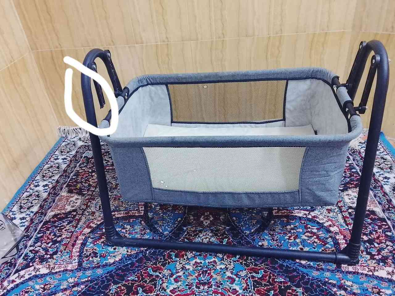 هەمووئەمان بۆفرۆشتن لە کەلار کی ویستی پەیوەندی بکات
جانتاهەڵگری مندال سورەکە 10هەزار
کورسی ناوسیار 5هەزار 
جانتا هەلگر سپەکە 5هەزار 
جولانی ڕەساسیەکە تەنها قولفیکی قرتاوە لەوێنەکا دیار 10هەزار 
جێگای خەوی مندال بۆپاڵ سستەم اکریتەوە نرخی 55قوفلی 
 کاری کۆتە سپی و ڕەساسیەکە نرخی 8هەزار 
***********
