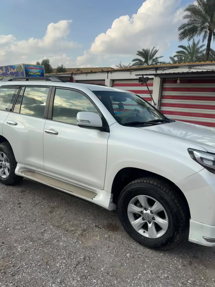 برادو 2011 محدث 17
مواصفات 
 
اربعه سلندر  4

بصمه 

تشغيل عن بعد

مري شفط 

كشنات جلد 

سبعه راكب 

ثلاجه 

سبير تعليك 

زنون 

كامرات امامي 

كامره خلفي 

حساس خلفي 
 
ماشيه 163 حقيقي 

سعر 235  وبيها مجال 

 سياره كفاله عامه بيها فقط. شخط بل باب وموضح بل منشور  

***********
