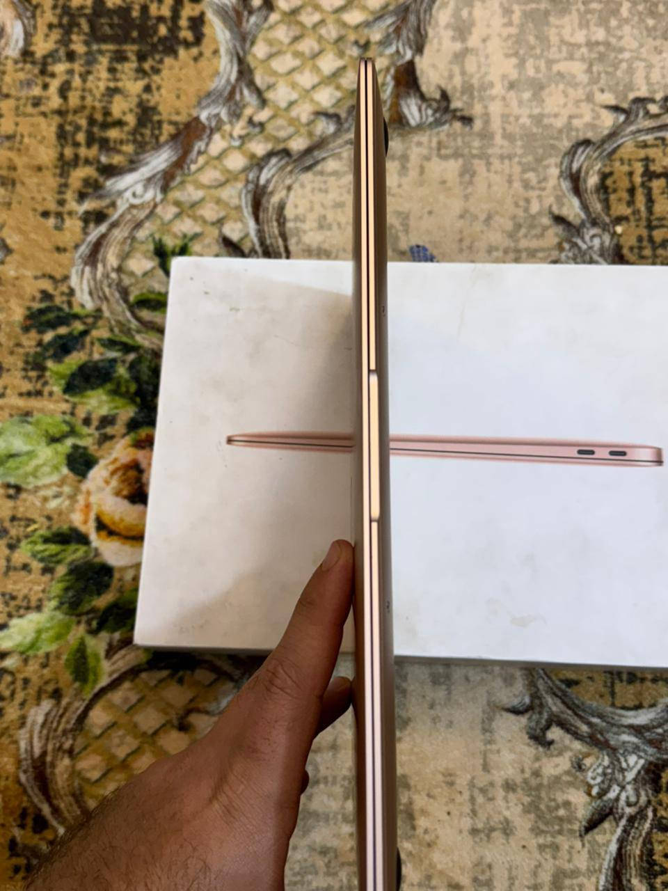 💻 MacBook Air – Intel
الشاشة: 13.3 بوصة
المعالج: Intel
الذاكرة (RAM): 8GB
التخزين: 256GB SSD
البطارية : 100% مبدل أصلية قبل شهرين

السعر : 325 ألف و بيهة مجال بسيط للشراي
للتواصل : ***********
