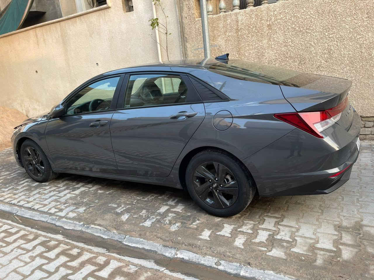 إلنترا 2023

 الموديل:  2023
 التسجيل: رقم 14بصره تحويل جميع محافظات
 دخول جديد 
اللون: رمادي مزرق
سياره  بيه  بيدي ار بلقمار اثر تحميل 
وبنيد مبدل اصل نفس لون كفاله من ضربه قويه ومن صبغ 
 
المواصفات:
 ماشية (14)ميل
 بصمة تشغيل - بصمة أبواب - بصمة جنطة

رادار - مانع تصادم - توقف ذاتي
 كاميرا دوارة
 شاشة ديجيتال + تدعم نظام Apple CarPlay
شاشة أعطال 
مانع انزلاق
 3 وضعيات قيادة (سبورت - نورمال - سمارت)
 تدفئة كشنات - تدفئة 
تحكم ستيرن

لايتات LED 3عدسات
 مثبت سرعة - تحديد مسار
 منافذ شحن 
 ويل كب
 محرك 2000 دوش 
 المكان: البصره المشراق قديم 
سعر165

 للتواصل يتوفر واتساب واتصال ***********
