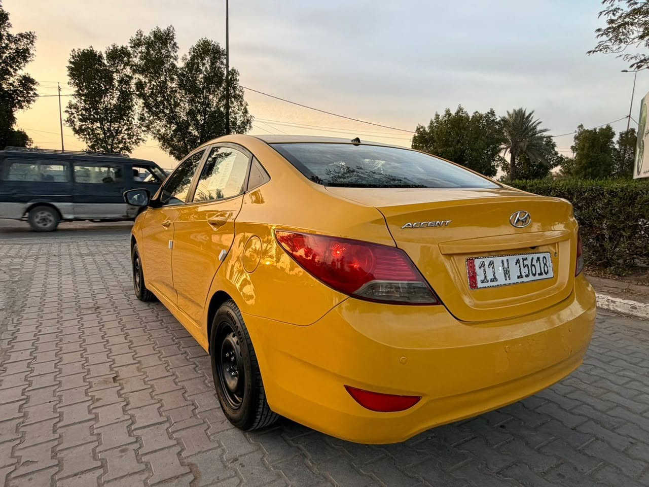 سلام عليكم
هونداي اكسنت صفرة 2014 خليجي 
السيارة بيهة جاملغ خلفي وباب ودوسات صبغ بدون دواخل جاهزة من كلشي السيارة
 سيارة جديدة كلش ومناقصها شي
السيارة كلش حلوة و جديدة تخم تاير جديد 
كير و مكينة كله مكفول بدون اي عطل
سنوية وهيئة وغرامات وأرقام جديدة كلة مصفرة 
تحويل ثاني يوم 
سعرة 75 بي مجال 
رقمي ***********
مكانها بغداد البياع
