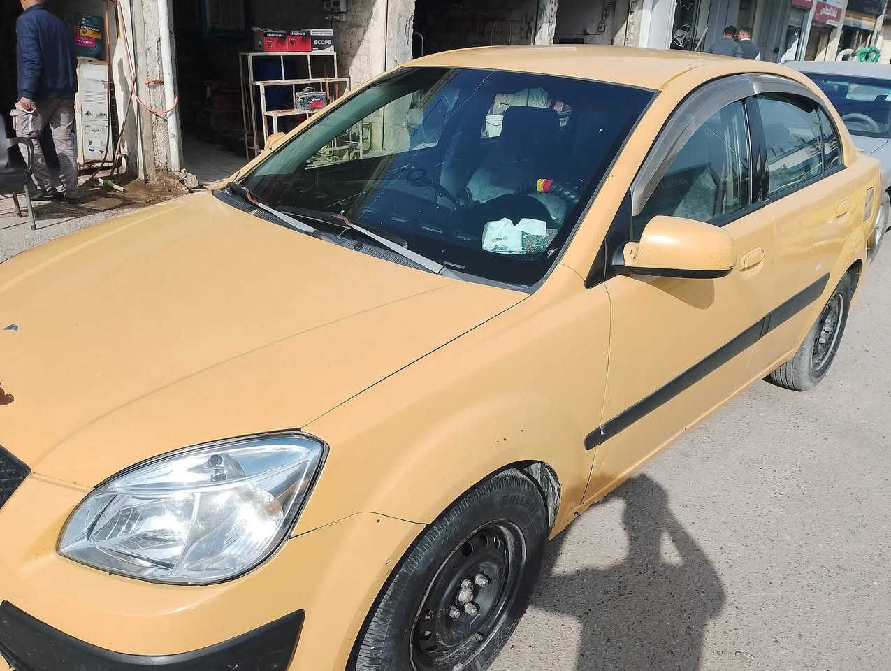 السلام عليكم 
كيا ريو وارد امريكي  
موديل 2009 
رقم ديالى ألماني  
كاربون بانزين 
هيئه وغرامة صفر شرط التحويل  
محرك 16 محرك وكير شرط 
طخم تاير امامي خلفي جديد سيارة كود واحد
ظررها جاملغ امامي وبدون دواخل شرط
#سعر 80 وبيها مجال 
***********
***********
