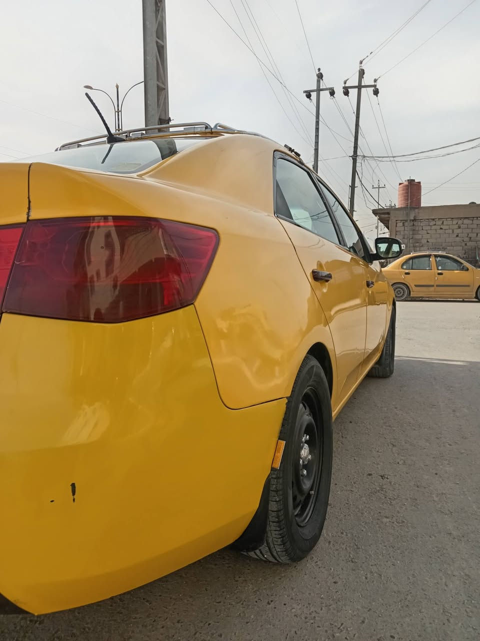 سلام عليكم فورتي موديل 10 للبيع السياره بدون حادث كامله مكمله ماناقصه اي شي كير مكينه جدد تخم تاير جديد حداديه اماميه خلفيه جديده دوشمه جديده منظمة زنون ام الضمان سنتين سوبايه سحاره سطاب كوستر السياره جاهزه مال جناي الله شاهد هئيه وغرامات مصفره رقم مميز مكان السياره كربلاء كنطرت السلام السعر 82 وبيه مجال ***********
