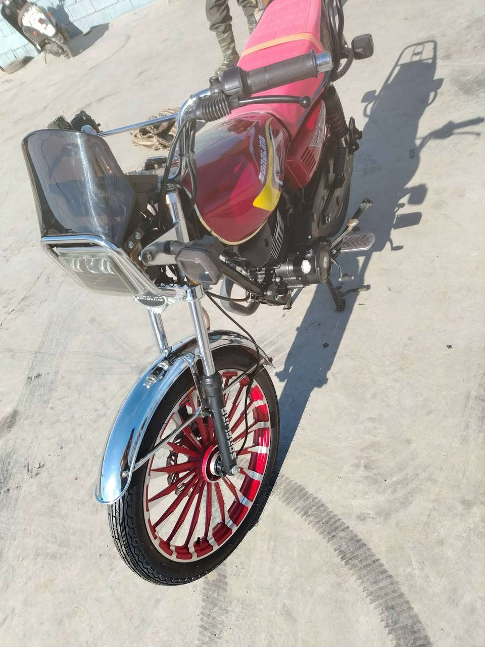 دراجه سيفان موديل ٢٦مكفوله كفاله عامه ظاغطه وزنجيل صار شهر نازله بلشارع من الوكيل محمد ابو حمره  دهن بعده ما مبدله مال شركه ماشيه ٣ الف اوراق كامله كارتونيه  سعر ٨٦٥وبيه مجال للشراي عنواني جسر خرنابات 
***********
