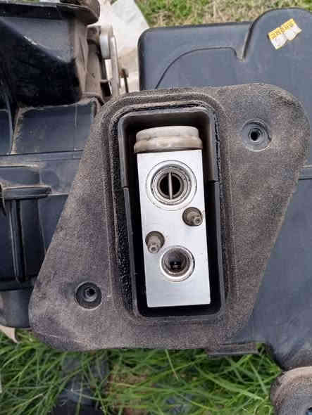 مجموعة تبريد وتدفئة كاملة اوبترا 
فريز تبريد 
تدفئة 
فان 
فيش 
بوابة شغالة شرط 
تحويلات 
بخاخ بعده بغاز كوريا 
ماطور تحويل 
فضلة 
شرط ما مشتغلة بالعراق 
السماوة ***********
