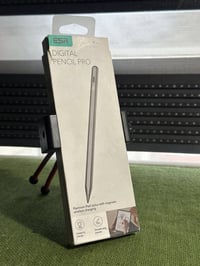 قلم ESR Digital Pencil Pro • شحن مغناطيسي لاسلكي • بالكرتون ٣ رؤوس