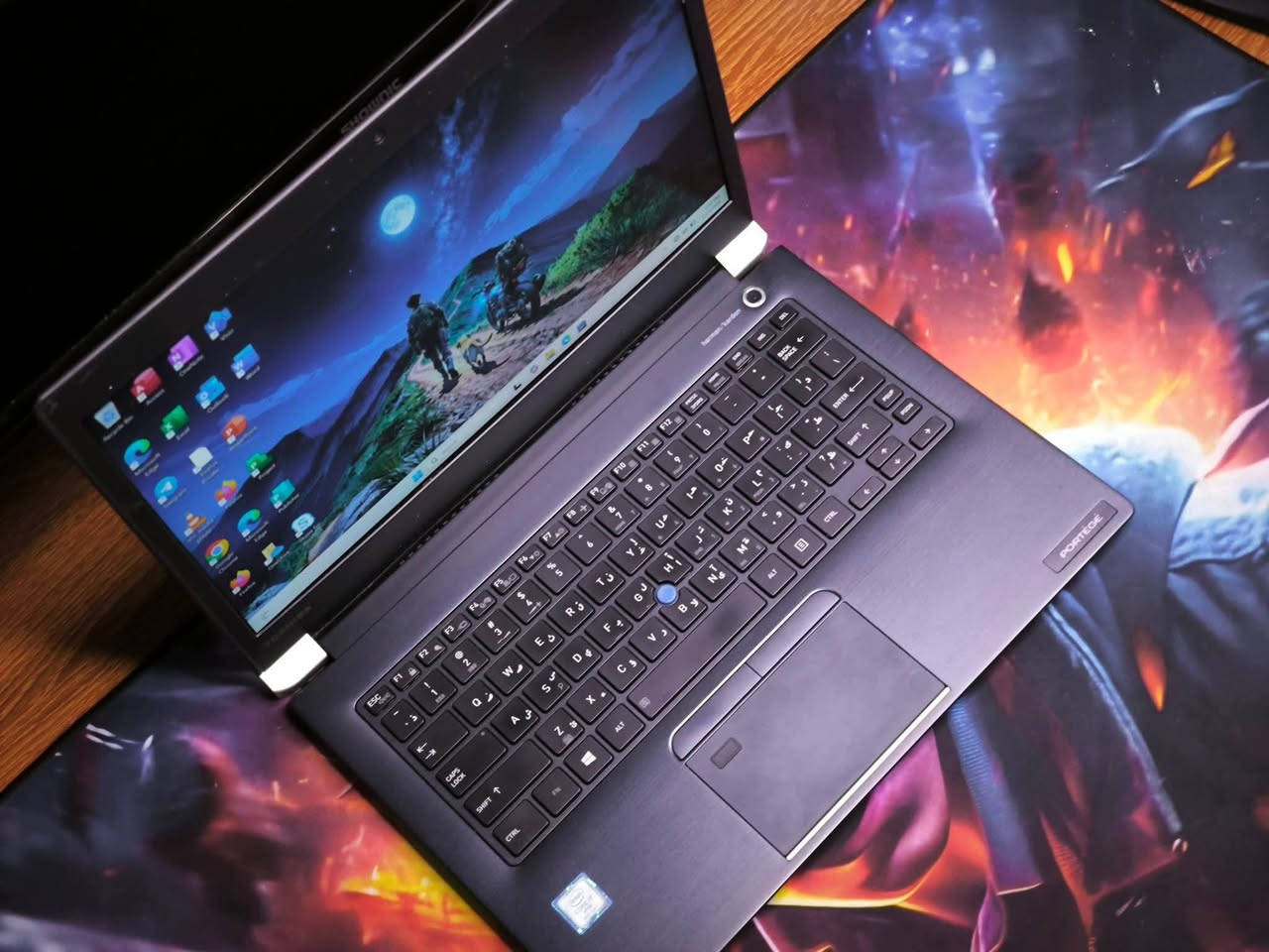 💻 Toshiba Portege X30-E | توشيبا بورتج
(لابتوب سلم نحيفة جداً وخفيفة الوزن)
🔍 المواصفات التقنية:
المعالج: Intel Core i7-8650U (الجيل الثامن - 8CPUs).
الرام: 16GB DDR4 (يحتوي الجهاز على منفذين للرام، أحدها فارغ وجاهز للتطوير مستقبلاً).
الهارد: Samsung 256GB SSD M.2 NVMe.  
كرت الشاشة: Intel UHD Graphics 620 بسعة تصل إلى 4GB.  
الشاشة: 13.3 بوصة بدقة Full HD Touch (لمس).  
الكيبورد: ضوئي ليزري (عربي/إنجليزي).
🎁 الملحقات:
(حقيبة، شاحن أصلي، ماوس، ماوس باد).
🛡️ الضمان والخدمات:
فحص المواصفات والنظافة قبل الاستلام.
ضمان استبدال لمدة أسبوع كامل.
تنصيب ويندوز والبرامج الأساسية مجاناً.
💰 السعر: 325,000 دينار عراقي.
📍 الموقع: بغداد - الأمين الثانية.
🚚 التوصيل: متوفر لجميع محافظات العراق.
📞 للحجز والاستفسار:
***********
