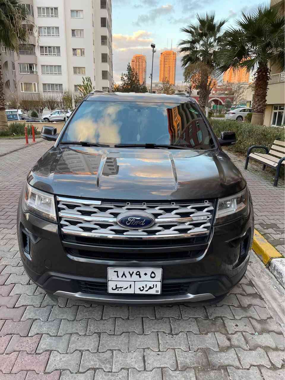 فورد اكسبلورر 2019 XLT 
محرك 3500
ماشية 100 الف ميل 
بصمة 
تشغيل عن بعد
شاشة كبيرة 
رادار بالمراية
صندوق كهربائي 
كاميرا وحساسات 
رقم جديد وسنوية جديدة 
الضرر قطعتين باب السايق والخلفة
السعر: 182$
مكان السيارة في السليمانية
رقم الهاتف *********** السليمانية, العراق
