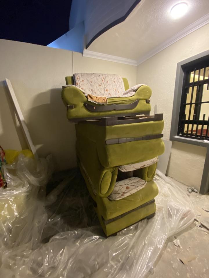 سلام عليكم 
للبيع تخم 10 مقاعد ***********
