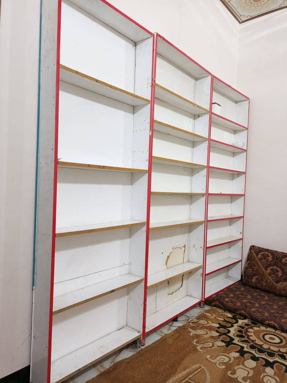 للبيع مليكانات ستاندات رفوف كماليات داخليات شراي يتصل ***********
