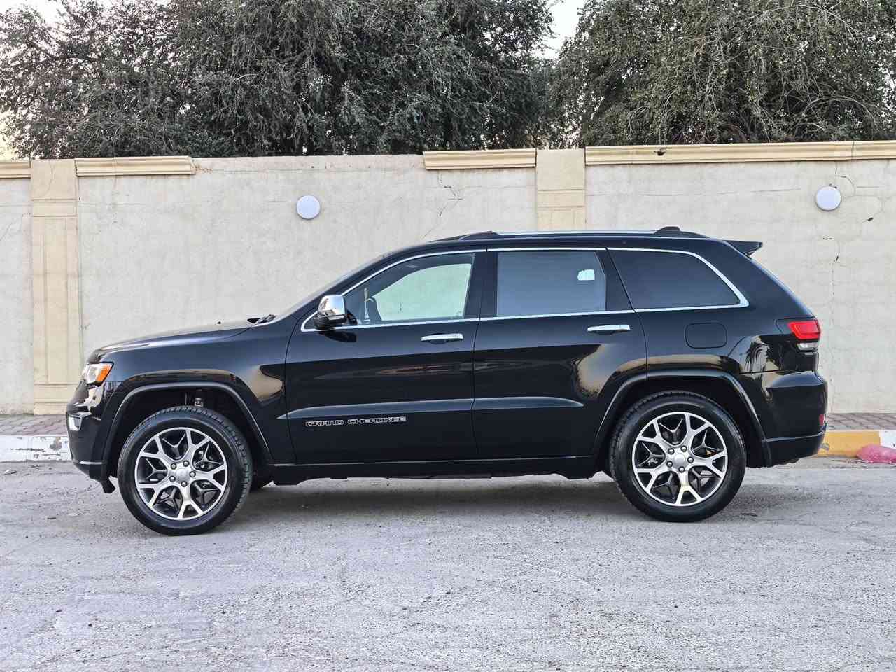 سلام عليكم
عيدكم مبارك وكل عام وانتم بخير
للبيع جيب 2020 اوفرلاند وارد امريكي
محرك 3600 سته سلندر كير 8 نمر 
ماشيه توهه 35000 الف قابل للزياده 
فول للاخير بصمه تشغيل دشبول جلد وخياط 
جلد كراسي كهرباء تدفئة وتبريد وكراسي خلفيه تدفئة
بانوراما جنطه كهرباء شاشه جبيره كار بلي
سستم صوت الباين 12 سماعه دمام خلفي 
فورويل جكات 3 طكات تصعد وتنزل ماوس تحكم   كامره حساس خلفي اوتو بريك خلفي رادار بالمري مري شفط 3 مرايات تعتيم تلقائي وهيتر  لايتات زنون هوكات نيكل
هوك خلفي  امامي سياره مابيه اي نقص حادث قبق جنطه مبدل بلادي نفس اللون وبيه بارد بالجاملغ الخلفي بدون صبغ بدون ايرباك بيه تعديل بالحوض مكان الحادث  تخم تاير جديد رقم وهزه جديد مكاني بغداد للاتصال *********** اخوان سعر خاص او تفضل واتس اب
اذا تعجبك اترك كلمة طيبه سياره حلوة وجاهزه ومابيه نقص معروفه خواته بيش ومعروف الخليجي بيش
