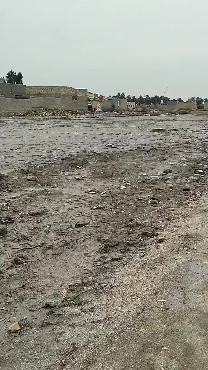 قطعه البيع مسحه 1260 منطقة الشوفه تبعد عن الشارع العام 150 متر الستفسار ***********
