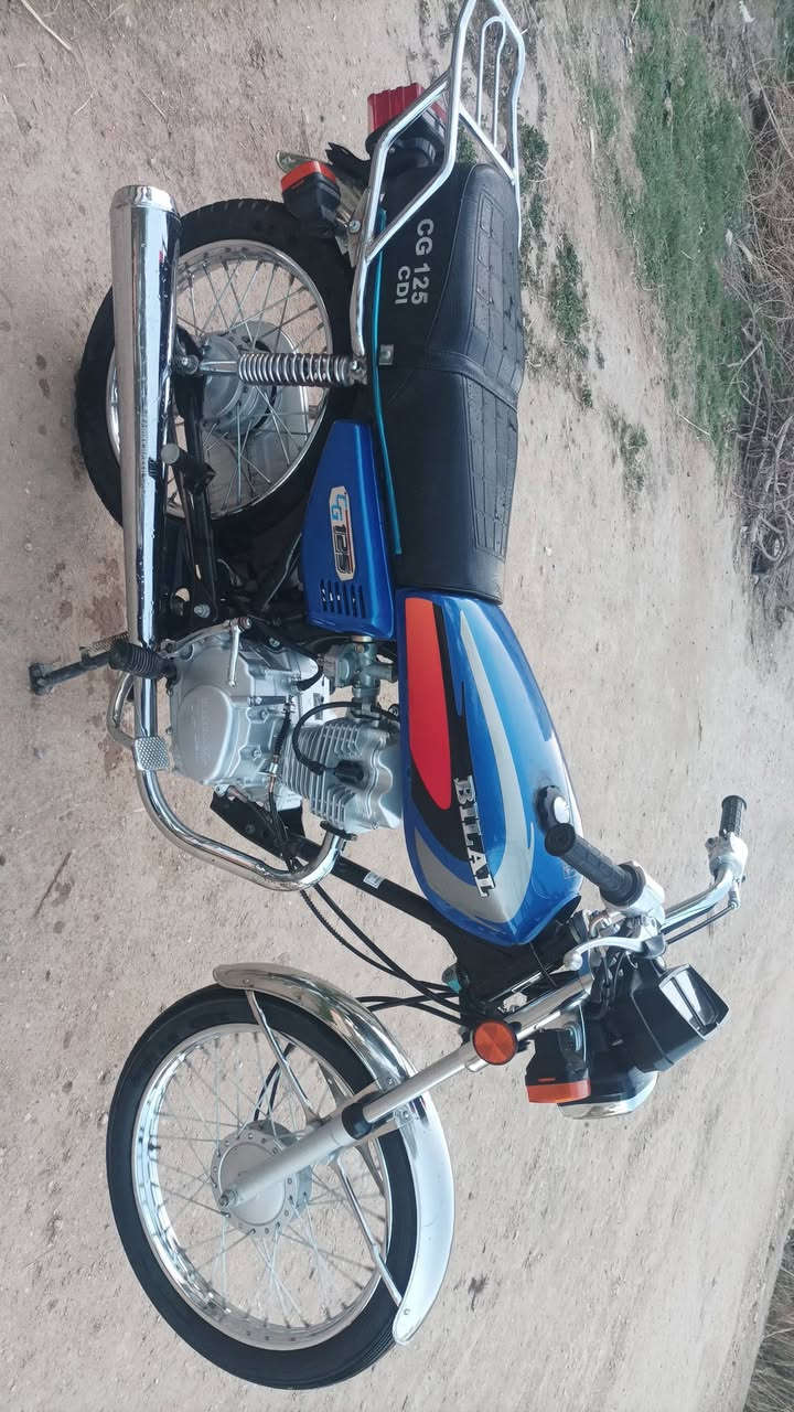 سلام عليكم دراجه للبيع ارشة موديل 2025 اوراق ***********
