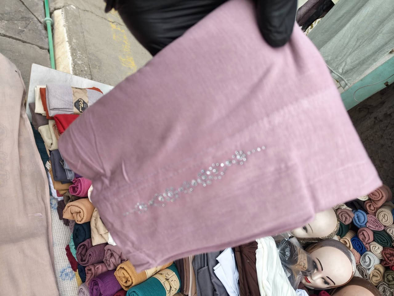 جديدنا من حجابات بيان 
شيله دلاليد  ستراس كويت اصلي
الوان اتجنن 
السعر 6000
بهرز باب الحان مجاور ابو 3 بالف 
يتوفر خدمة توصيل
@أبرز المعجبين


**إذا كنت صاحب هذا الإعلان وتريد حذفه لأي سبب، رجاءا أرسل رسالة إلى الدعم الفني**