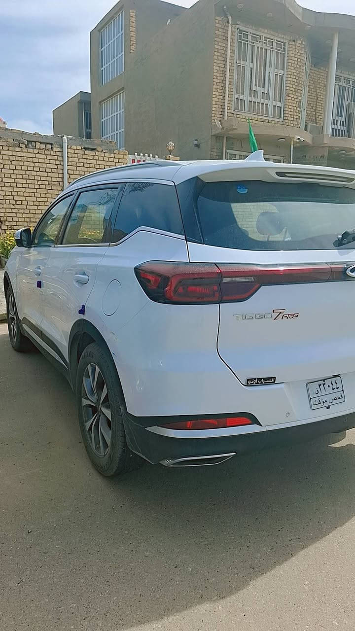 ✨ شيري تيكو 7 برو  2024✨
🔵 الملاحظات 
• السيارة جديدة زيرو
• رقم فحص طبعا المشتري ياخذ الوحات وتحويل صافي مامحجوزه السياره ضمان شركه السراب 6 سنوات ضمان

🟠 المواصفات
 • محرك 1.6 تيربو قوي
• قوة تقريبًا 194 حصان
• ⁠ناقل حركة أوتوماتيك 7 سرعات (DCT)
• ⁠دفع أمامي اقتصادي بالوقود
• ⁠شاشة مزدوجة كبيرة حوالي 24 إنج
• ⁠كاميرا 360 درجة للرؤية الكاملة
• ⁠فتحة سقف بانوراما
• ⁠نظام صوتي SONY عالي الجودة
• ⁠شاحن موبايل لاسلكي
• ⁠تكييف مزدوج التحكم
• ⁠حساسات أمامية وخلفية
• ⁠نظام أمان ومساعدة السائق ADAS
• ⁠ويل كب ألمنيوم قياس 18 إنج
• ⁠5 ركاب مع مساحة صندوق واسعة حوالي 475 لتر 

🔹 مميزات السيارة:
• اقتصادية بالوقود
• ⁠تصميم عصري وفخم
• ⁠مناسبة للعائلة والسفر
• ⁠قيادة مريحة وثبات عالي 
• ⁠وبيها بعد كثير من المميزات

📍 مكان السيارة الكوت 
‪***********‬
ملاحظه السياره طخه جدا بسيطه شخط بالباب وشخط جاملغ خلفي لا غير باقي كفاله 
سعرها 150 $ كومفورت السياره اسئل عن سعرها وتعال وبخدمتك بس رجا ماتعرف بسعرهن كلمه طيبه لاتكسر بحلال غيرك
