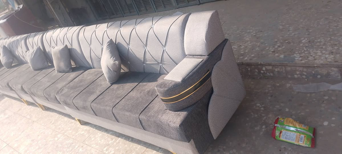 ديوان 4قطع جديد سعر 225امغربه ***********
