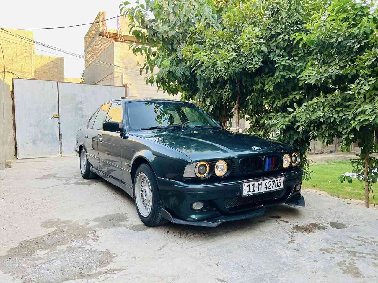 .
525 مسكر عدل بطناش ومعدل فول 
للبيع فقط بدون مراوس 
525 مسكر عدل اصل بليته وسنويه موديل 91 رقم بغداد الدولي تحويل وهزه جديده  مكفوله من الضربه والگص والخياس مصبوغه من الخارج جماليه فقط لون زيتوني فاتح 
السياره جاهزه و مابيها برغي نقص وترايها مال حديث 
الگير والمحرك كفاله بشرط وبرغي ممفتوح بيهن 
الحداديه كلها جديده من الطول للطول اسفنجه 
منظومة تبريد جديده وبشرط مجمده بعز الضهر 
الكهربائيات كلها شغاله وبلاد 
الحماوه تحت النص ثابته صيف وشتاء 
المواصفات فوول 
فتحه سلايت 
بچم عريض 
لايت زينون و سوارات اصلي 
ستيرن تحكم صاج بلاد 
كشنات فول كهرباء وجلد بلادي 
صاج ملكي 
اربعة جام كهربائي 
سستم صوت دمام اصلي مضخم 
مسجل لمس فول اتصال 
سنتر لوك وسويج ريمونت 
ويل كب خليه 16 اصلي 
الغرفه بيجي جلد بلاديه 
السعر مناسب علق وسوف يتم الرد 
العنوان بابل مركز المدينه 
*********** صاحب السياره
