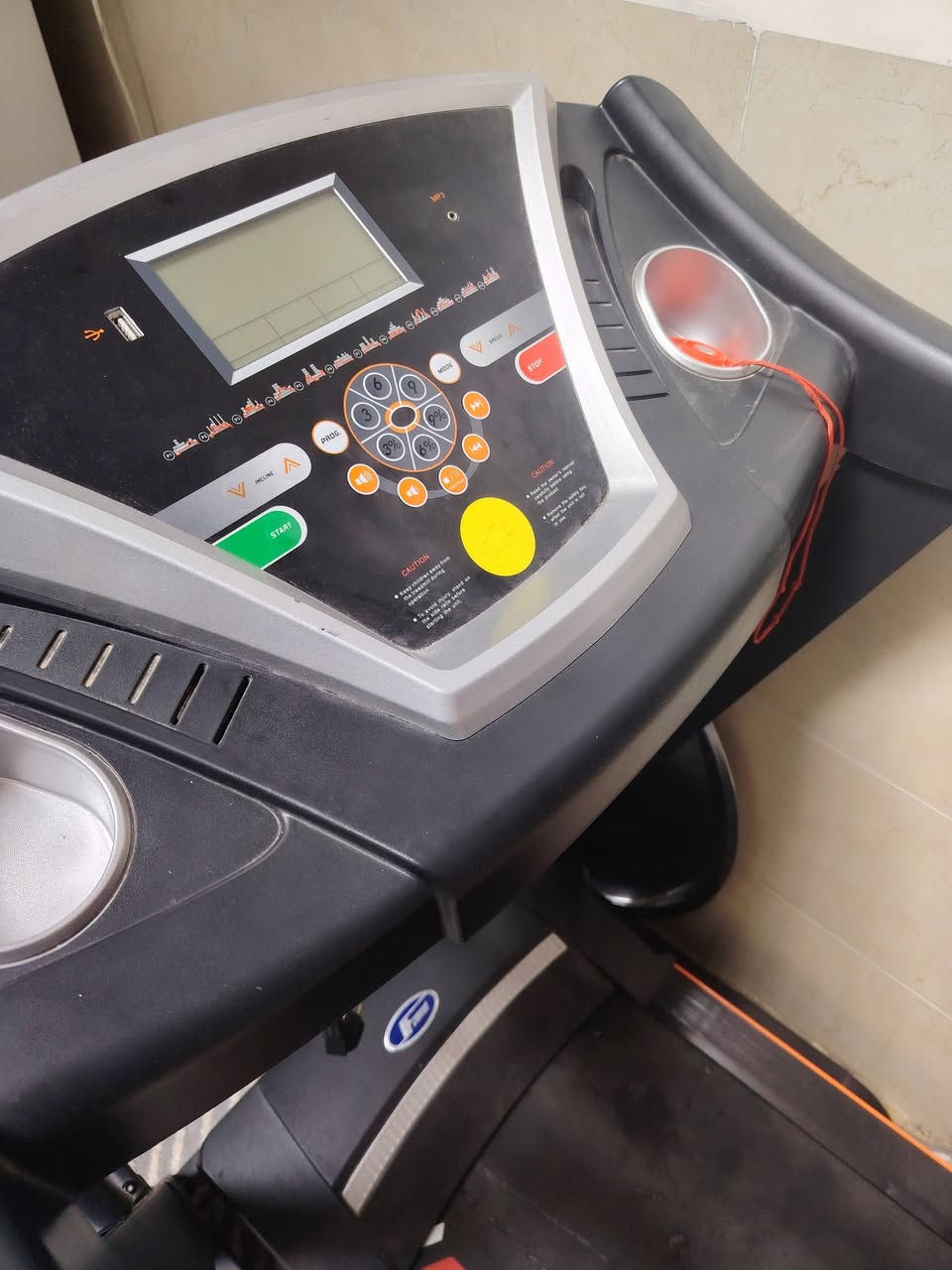 لبيع وشراء الأثاث المستعمل والجديد ومراوس العنوان كاطون الرازي قرب المجسر مقابيل الملعب شارع السايدين نشتري كافت الأثاث المنزلي ولمكتبي وغرف نوم تركي صاج عراقي للاستفسار هاتف وتس اب ***********
