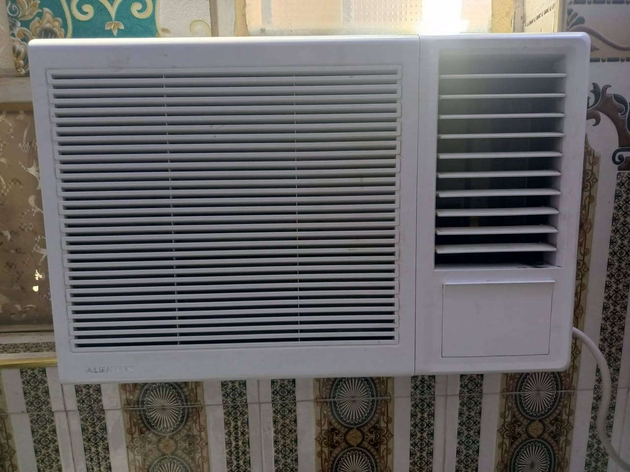مكيف هواء طنين المتين لبيع *********** سعر 350 الف
