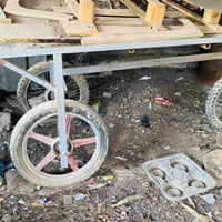 عربة • عربة بضاعة • عربة خضار • عربة سمك • عربة ملابس • عربة متنقلة • ...