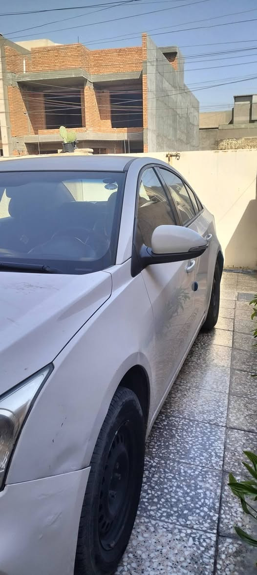 السلام عليكم كروز خليجي 2016 Ls اللون أبيض الرقم اربيل جديد السياره بأسمي مكفولة من الصبغ بيها منظومة غاز بيها تحكمات ستيرن جهتين مع شاشةوكامرة السيارة موجودة ببغداد بدون نواقص.سعر البيع 90 ورقة وبيها مجال.للاستفسار الاتصال ب***********.
