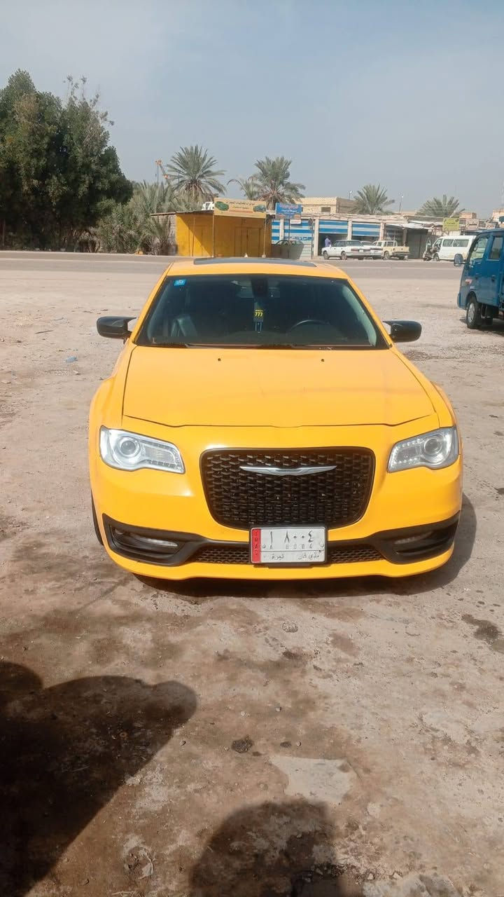 اوباما اصل 18 مرمز 22 رقم ذي قار بدون ايرباك 
مواصفات C  جاهزه للاخير 
منظومه غاز خطه سوق شيوخ بغداد 
مكينه توني شاده بل صندوك 
ادامه كامله تبريد جديد 
منظومه زنون 
مصفره هيئه ومرور 
تحويل ب اسمي 
سعر ١٩٠ 
مكان سياره ناصرية 
صور الحادث بل منشور تبديل قطعتين خارجيات بدون ايرباك 
***********
ما عجبك المنشور اعبره 
شراي اتصل فقططط
