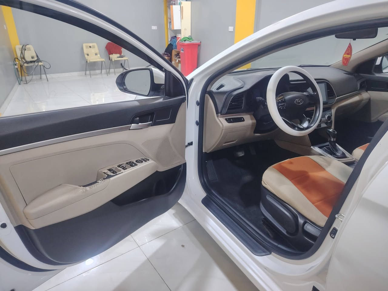 للبيع النترا ١٩ مكينه الفين دوش بيه قطعتين باب خلفي جهت الصدر وقبق جنطه ماشيه ١٩٥ بسمي تحويل مباشر للاستفسار ***********
