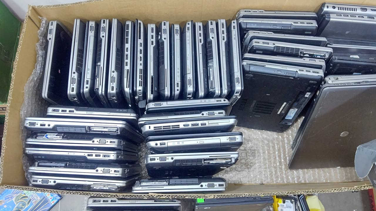 متوفر كمية لابتوبات dell latitude  كوراي فايف بدون رام ولا هارد ولا شاحنة بطارية منتهيه حجم الشاشة 14.6 سعر  الجمله شلع على  25 الف القطعة العدد المتوفر 20, قطعه يتوفر توصيل للمحافظات ب5


**إذا كنت صاحب هذا الإعلان وتريد حذفه لأي سبب، رجاءا أرسل رسالة إلى الدعم الفني**