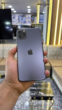 آيفون ١١ برو ماكس • ٢٥٦ • بطارية ٨٦