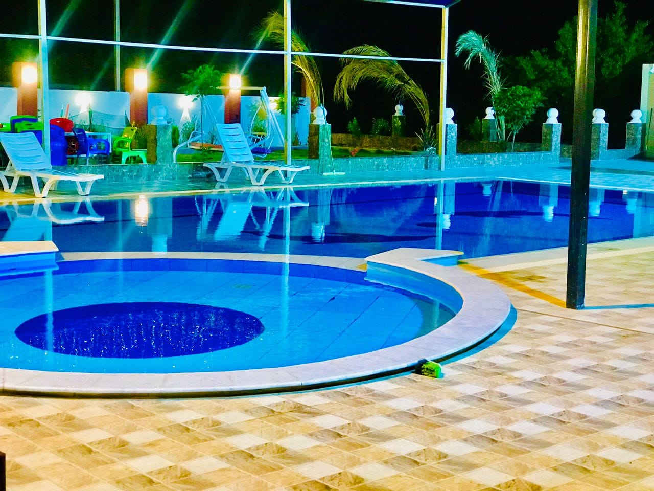 🏝منتجع سياحي للايجار  رقم 18
مسبح كبير وصغير 🏊‍♂️
حديقه كبيره وصغيره 🌹💐🥀🌻
مشواء للسمك ومشواء للكباب والتكه 🍖🍗
صحيات خارجيه وداخليه 🧴
مطبخ مجهز بلكامل 🍪🍞
صاله كبيره ومجهزه بلكامل 💺🪑
غرفتين نوم للعلم المزرعة تستقبل اكثر من ٢٠نفر  🛏🛌
العاب رياضيه منضده وفيشه 🤺⚽️🎲🏸🏊‍♀️
العاب للاطفال🛝🎢
دي جي داخلي وخارجي 💃🕺👯‍♀️
انترنيت 5G🚆
كهرباء٢٤ساعه 💡⚡️
كراج للسيارات 🚙🚗
نضام الايجار 💴💵
شفتات او ٢٤ساعه ⏰
لشفتات شفت النهاري من ساعه ١٠صباحآ للساعه٥عصرآ الشفت الليلي من ساعه ٦مساءآ لساعه ٩صباحآ  وليوم الكامل من ساعه١٠صباحآ لثاني يوم ١٠صباحآ  واحنه بخدمتكم دائمآ
ويوجد لدينا خدمة توصيل كل مايحتاجه المؤجر 
العنوان صلاح الدين قضاء بلد قرب الساعة
للاستفسار
📞📱💌***********
