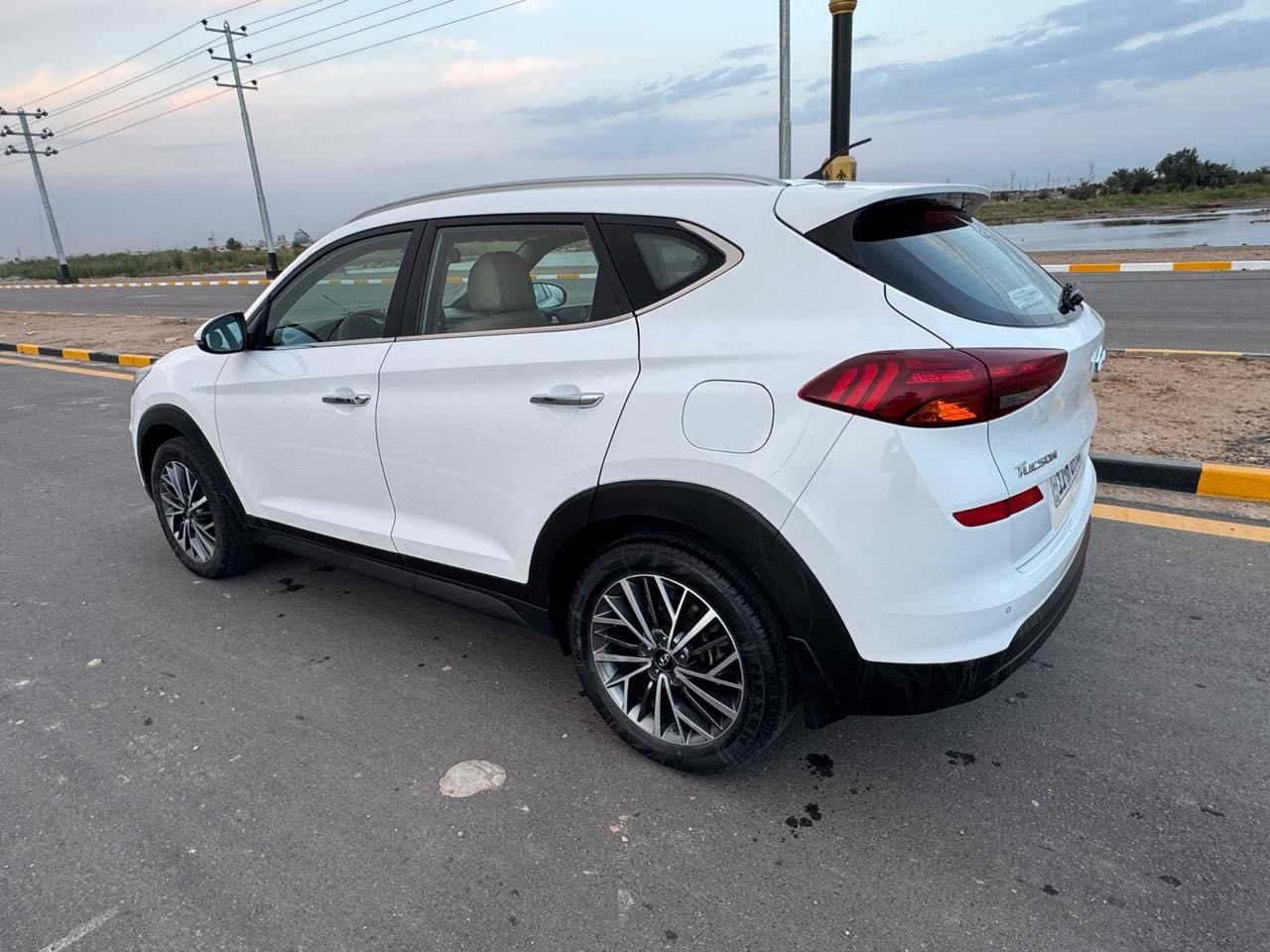 السلام عليكم
سياره توسان ٢٠١٩ بغداد فول مواصفات ما عدا البنراما. سياره كفاله عامه من تبديل وصبغ وضربه  تحويل ثاني يوم 
تخم تاير
كشن جلد ابلاد
كشن كربلائي
اشاير بالمري
٣ منافذ شحن 
شحن وايرلس
كشاف جانبي  
٥ عدسات 
حساس امامي خلفي 
كامره امامي خلفي
ابواب ترحيب 
ترحيب  بالمري
شاشه كبيره ابلادي 
تبريد ٢قطع
وبعد بيها مواصفات 
ماشيه ١٣٦
الاتصال على الارقام *********** — ***********
