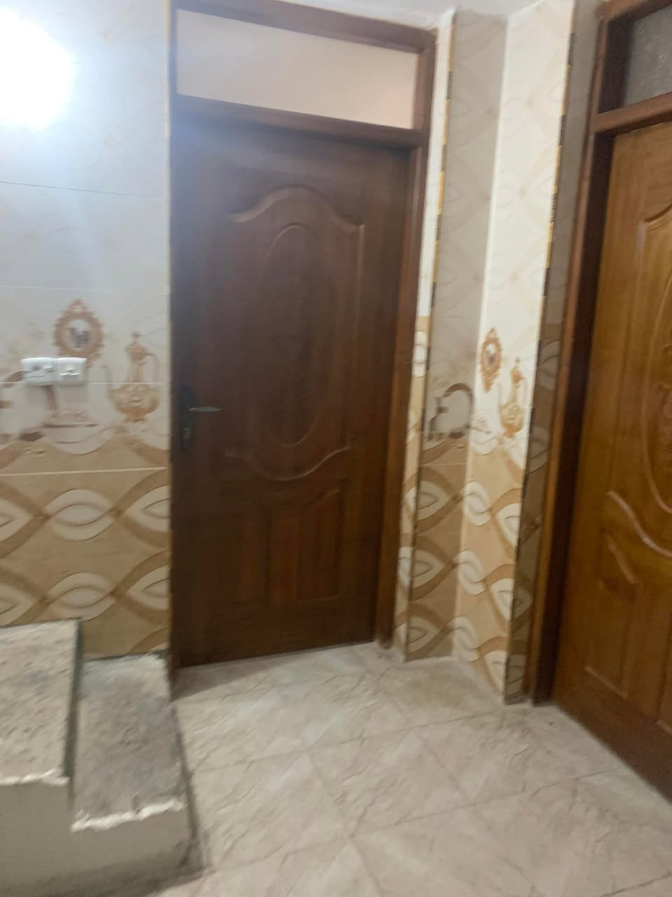 بيت اللايجار بي تلاثه نوم واحده فوك وثنين جوا وصاله ومطبخ وموحقات بيت كامل من  كلشي بحي الفرات ورى سوق القديم ب زقاق ٢٤ بل بدايه شارع ***********
