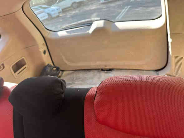 كيا روندو ٢٠٠٩ 
محرك ٢٤٠٠ - ٤ سلندر 
السيارة ماشية ٨٢ الف ميل - ١٢٩ الف كم 
السيارة مصبوغة حزام للجمالية 
حدادية صدر امامي خلفي جديدة شرط الفحص
تخم تاير جديد انتاج ٢٠٢٥
مكينه ناعمة وبوضع ممتاز 
تبريد ثلج 
السعر المطلوب ٩٧ ورقة وبيها مجال بسيط للشراي 
*********** 
عنوان : زيونة - قرب شارع الربيعي
