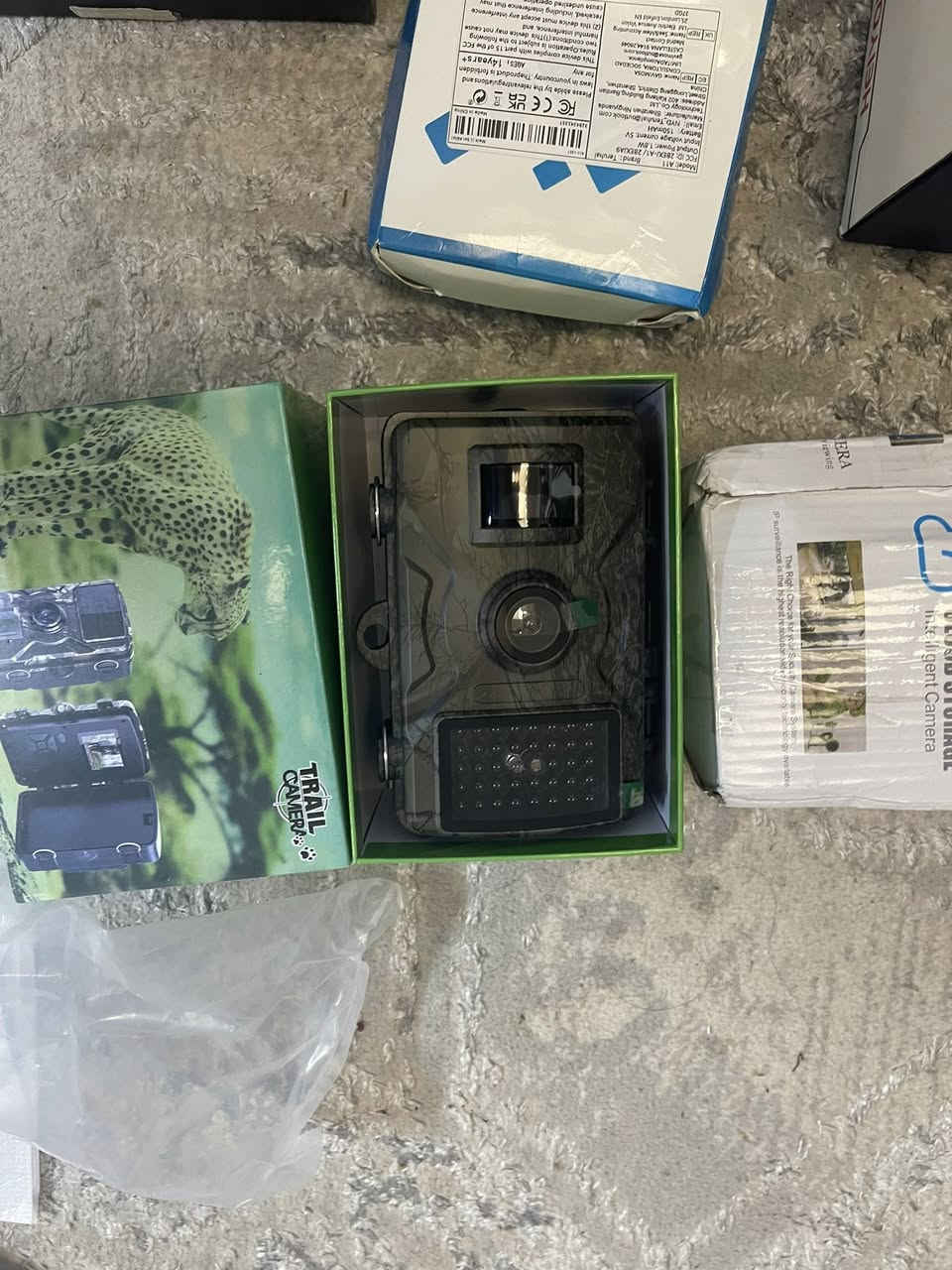 متاح العدد 31 كامرة سرية وعلى الطاقة شمسية ومال اطفال ومال شارع مخبوط وبسعر 6 الف للقطعة شلع ينباعن مكاني بغداد حي اور متواجد خاص *********** الي يريد توصيل موجود
