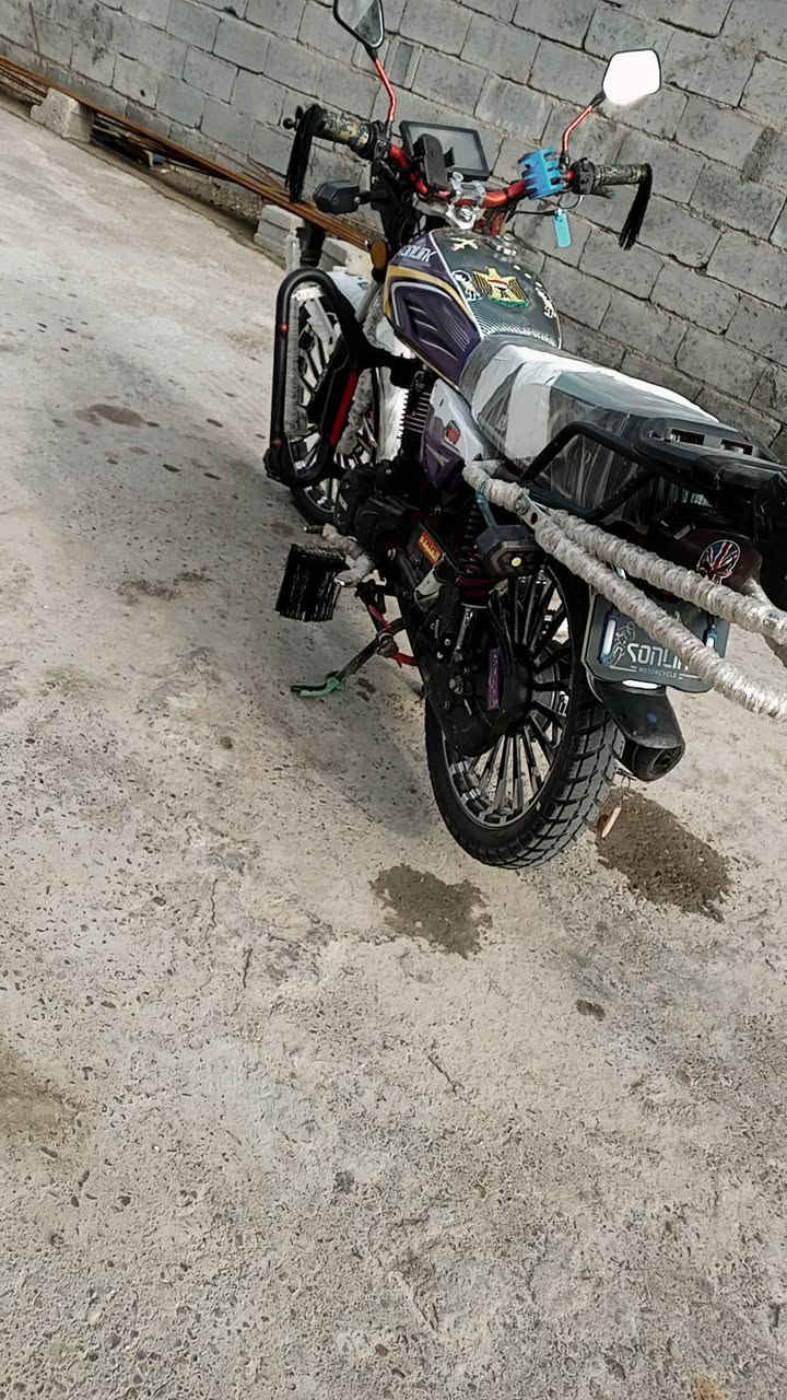 سلام عليكم سونك موديل 25 دراجه فول دراجه  او نضيفه شوفت عينك محرك اسود كلشي مابيه تجي تشغل او تروح ما تحط عليه ربع محرك فول متواجد خاص  ***********
