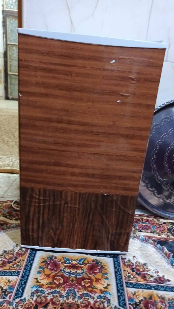 السلام عليكم 
عندي هاي الثلاجه صغيرة للعصائر بالغرفه تنحط تفيد اهل المحلات سعرها 90 قفل
الي تحب تاخذها تراسلني ع الخاص وتدلل


**إذا كنت صاحب هذا الإعلان وتريد حذفه لأي سبب، رجاءا أرسل رسالة إلى الدعم الفني**